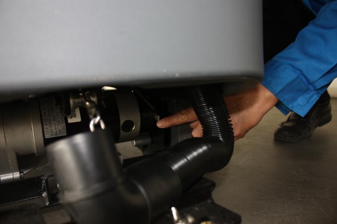 Otomatik Ticari Zemin Scrubber Kurutma Makinesi Bir Anahtar Kontrol Sistemi 0